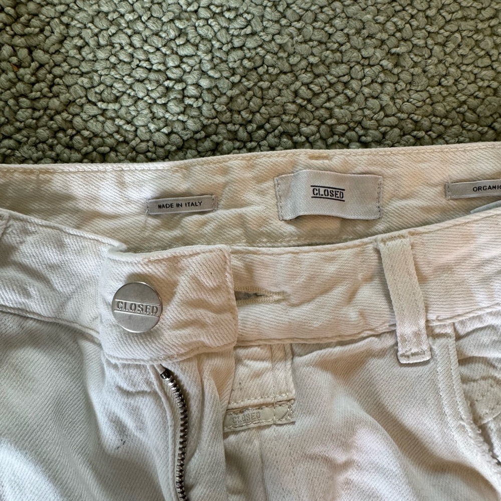 Closed Cream High-Waist Jeans - Picture 2 of 10